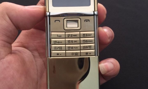 nokia 8800 sicrogol và iphone 7 bộ đôi điện thoại cao cấp hoàn hảo độc đáo sang trọng