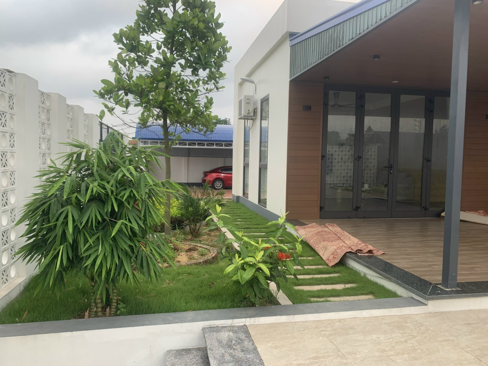 Bán vila với diện tích 600m² gần sân golf minh trí