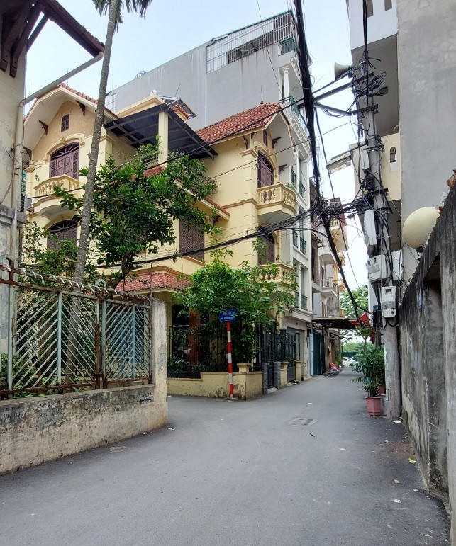 Bán nhà phố Nguyễn Văn Cừ, Lô Góc, Mặt tiền 15m, Ôtô vào nhà, Nhỉnh 8 tỷ.