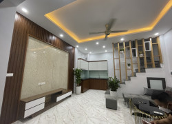 Cực Hiếm, Bán nhà Quan Nhân- Thanh Xuân, 30m2, 5 tầng, MT 4.5m, chỉ 3.68 tỷ.