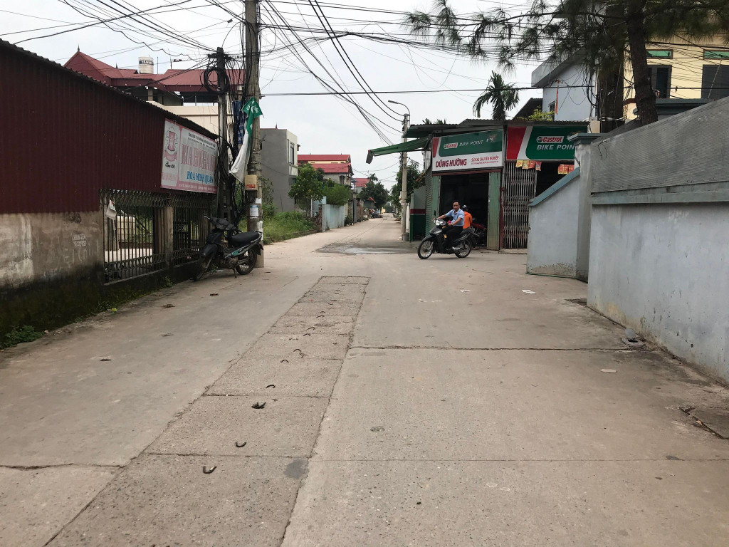 Bán 45m đất full thổ cư TT Quang Minh,ô tô đỗ cửa, giá: 1 tỷ.