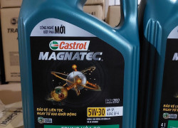 Chuyên dầu nhớt Castrol Magnatec 5W30 cho xe ô tô du lịch