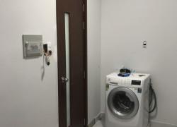 cửa nhà vệ sinh composite
