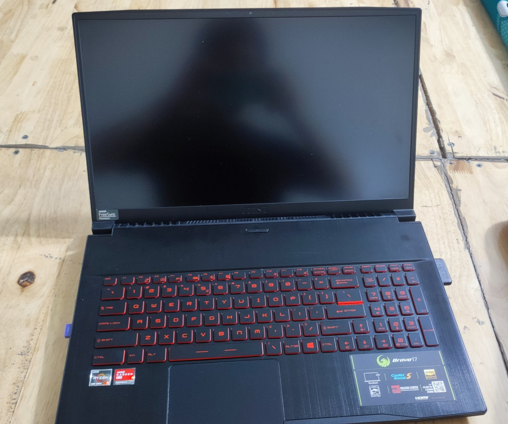 Laptop MSI BRAVO 17 R5 4600H RX 5500m 80w