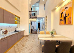 BÁN NHÀ 5 TẦNG FULL NỘI THẤT SÁT ĐƯỜNG HÙNG VƯƠNG NGAY CHỢ CỒN ĐÀ NẴNG