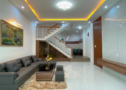 NHÀ 3 TẦNG 3 MÊ FULL NỘI THẤT GẦN ĐƯỜNG ÔNG ÍCH KHIÊM SÁT BIỂN NGUYÊN TẤT THÀNH