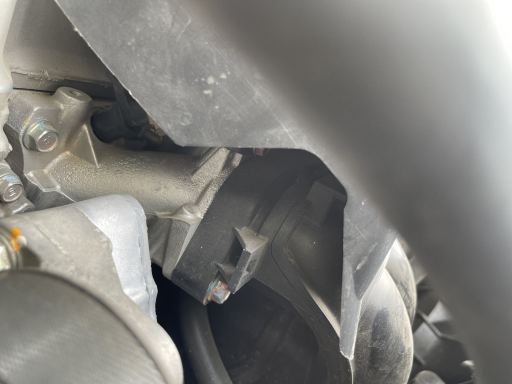 Gia đình tôi cần bán chiếc xe ô tô HonDa CRV 2.4AT SX 2014mua sử dụng và lăn bánh 2015