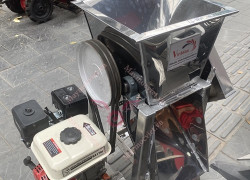Máy cắt, thái cá mồi động cơ xăng  6.5HP Vinmax VMT650