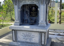 Mẫu miếu thờ đá đơn giản thờ tro cốt ông bà, cha mẹ, vợ chồng bán tại Kiên Giang - am thờ, cây hương đá xanh rêu