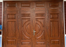 Cửa thép vân gỗ 4 cánh/ cửa chính đẹp tại Phú yên