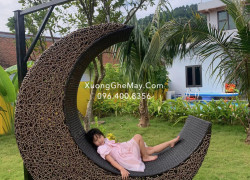 Khung ghế check in ngoài trời hình mặt trăng treo trang trí quán cafe, nhà hàng, resort