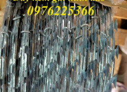 Giá dây kẽm gai hình dao