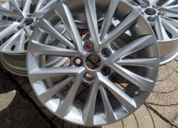 Mâm hãng Camry 17 inch cần thanh lý