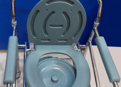 Ghế bô, Xe bô đi vệ sinh , giá tốt - Y Tế Green Thanh Hoá