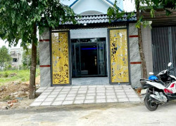 Cần bán căn nhà Mái Thái, đường nhựa, xã Thiện Tân, huyện Vĩnh Cửu