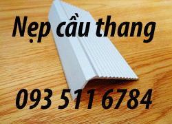 Nẹp Inox chống trượt cầu thang Nẹp V ốp mũi bậc trang trí