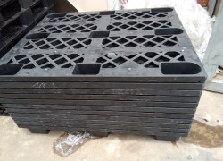 Pallet cốc 4 đường nâng nhựa HDPE giá rẻ tại Tp.HCM