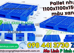 Pallet nhựa 1100x1100x150mm màu xanh với 3 đường thẳng