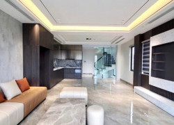 BÁN NHÀ DỊCH VỌNG 40M2 - GIÁ NHỈNH 6 TỶ - NGÕ THÔNG GẦN PHỐ - 20M Ô TÔ ĐỖ - LÔ GÓC