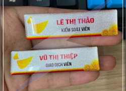 Biển tên nhân viên 25k/c