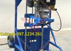 Máy khoan đất công suất cao màu xanh, có bánh xe 7Hp Kawasaki KW196