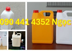 Can nhựa 0.5 lít đựng oxy già, can nhựa 1 lít đựng thuốc sát khuẩn, can nhựa 2 lít đựng dung môi, kiềm