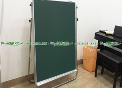 Bảng flipchart chân inox viết phấn từ Hàn Quốc có kẹp giấy.