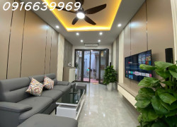 Bán nhà Thái Thịnh, 35m², 5 tầng, MT 3.6m, full nội thất, giá chỉ nhỉnh 6 tỷ!