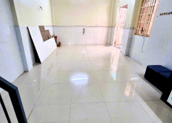 Bán nhà 2 tầng, 32m2, 3 tỷ - trong chợ Tam Hà