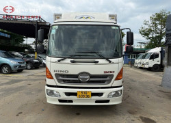 Xe tải Hino 6 tấn thùng kín dài 7m2, Hino 500FC đời 2019, odo 76.000 km