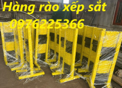 Hàng rào xếp sắt kéo tay