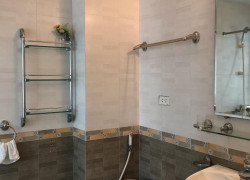 căn nhà 1 trệt 3 lầu 5 phòng ngủ 4 wc địa chỉ đối diện vincom lê văn việt Q9