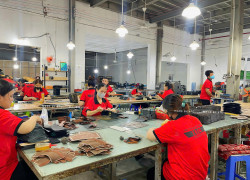 tìm quà tặng cho doanh nghiệp, sx mẫu riêng theo yêu cầu.