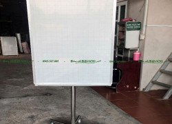 BẢNG FLIPCHART PLUS VIẾT BÚT LÔNG TỪ HÀN QUỐC CHÂN INOX 100X80 CM