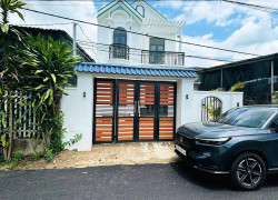 Bán Nhà mái 2 tầng Thái mặt tiền Đường Nhựa Đồng Ngôn - Diên Sơn - Diên Khánh dt 105m2 bán : 1ty999tr  Trần Yên Trinh
