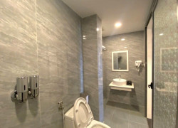 Khách sạn 8 tầng mặt tiền Hoàng Hoa Thám  dt 98m2 bán: 40 tỷ  lh: 0905724084 phạm đức hải