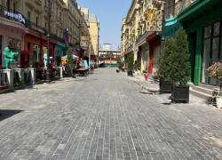 Cho thuê tầng 1 + tầng 2 căn liền kề thuộc phố đi bộ Canaby – Khu Rue De Charm- ngõ 214 Nguyễn Xiển.