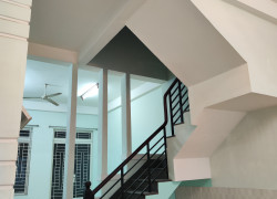 Cho thuê nhà còn mới, 1 trệt 1 lầu DT175m2, để mở Văn phòng, cơ sở VLTL...