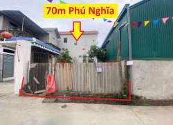 e cần bán lô đất mặt tiền đẹp 
70m đất mặt tiền + hậu 5,2m
liên hệ em : 0967594106 - 0987282011