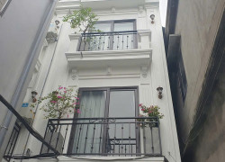 Bán nhà đẹp Ngọc Thuỵ - Lô Góc - 7 chỗ đỗ cửa - 5 tầng - nhỉnh 5 tỷ ( Thương Lượng