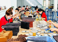 Nguồn Hàng Ví Da Nam Giá Sỉ Tại Xưởng