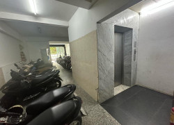 Bán tòa nhà MẶT PHỐ trung tâm Ngã Tư Sở tài chính 45 tỷ để sở hữu ,10 tầng Thang Máy
