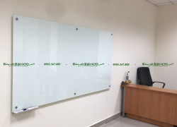 BẢNG KÍNH VĂN PHÒNG CƯỜNG LỰC 5 LY ÉP PP TRẮNG SỮA