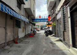 GẤP, Nhà 4 tầng 4PN, DT 40m2, Gần khu ẩm thực Phan Xích Long, chỉ 5 tỷ.