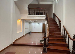 Bán Nhà Phố Vương Thừa Vũ 48m x 5 Tầng - Phân Lô - Cách Phố 10m - Giá 15,2 Tỷ