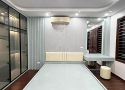 Nhà 5 tầng mới, 36m2, oto đỗ cửa, gần ĐH Kinh Tế - 0922565668