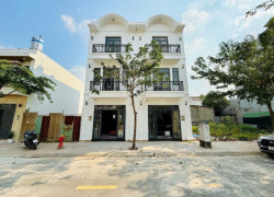Nhà phố 3 lầu rất đẹp, khu dân cư vip đồng bộ, đường 12m. Nhà rộng gia đình ở thoải mái