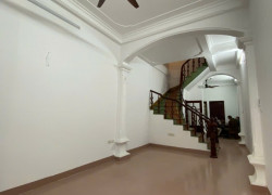 NHÀ NGUYỄN VĂN CỪ, 62m², 4PN, CÓ SÂN ĐỂ XE, GIÁ 9,5 TỶ.