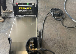 [BÁN] Máy Rửa Xe Cao Áp Chính Hãng – Giá Rẻ, Bền Bỉ, Phun Xịt Mạnh Mẽ!