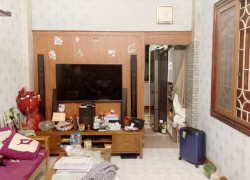 BÁN GẤP nhà Lạc Long Quân 43m 3 tầng 8,8 tỷ